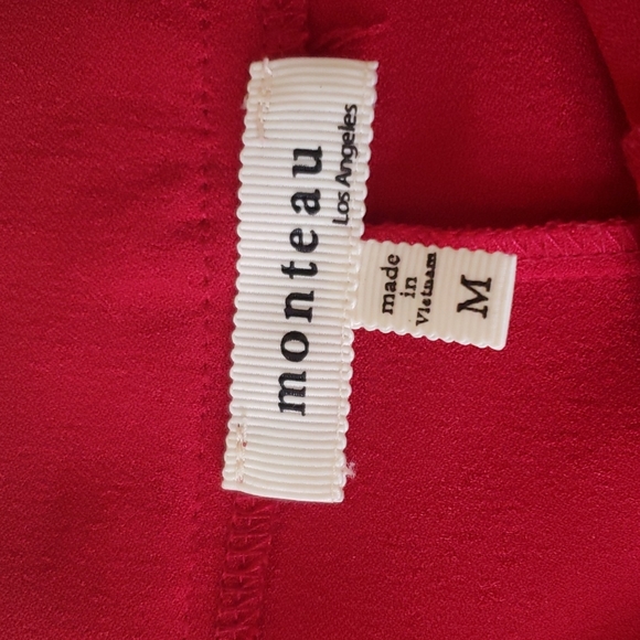 Red Scallop shorts medium - Picture 4 of 5